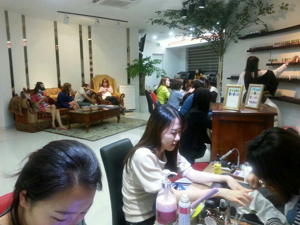 네일샵사진.jpeg